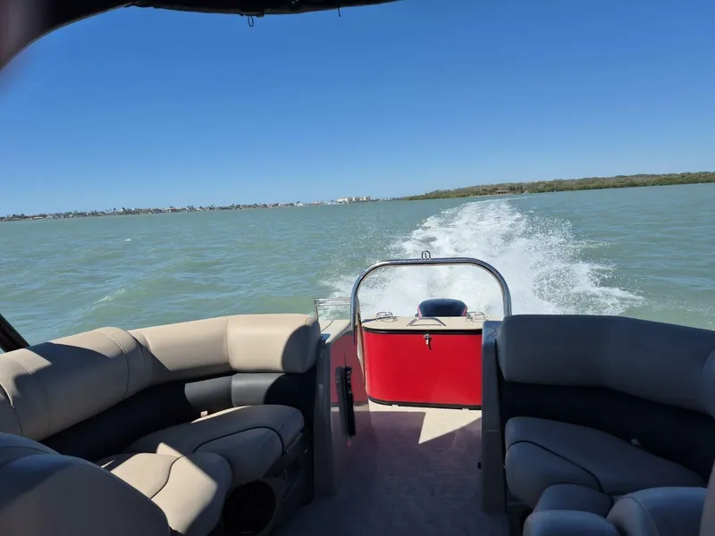 Slide: The Image of Avalon 2785 Catalina QL 2017 - 26
