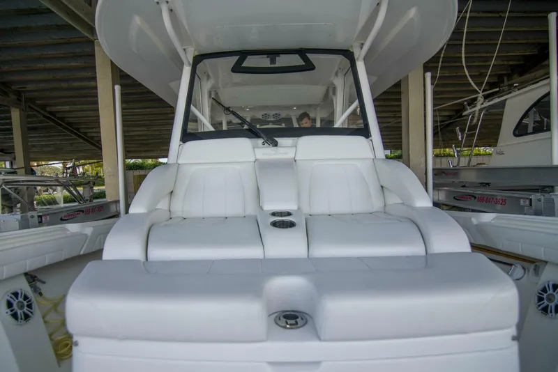 Slide: The Image of Regulator Marine 41 Center Console 2021 - 14