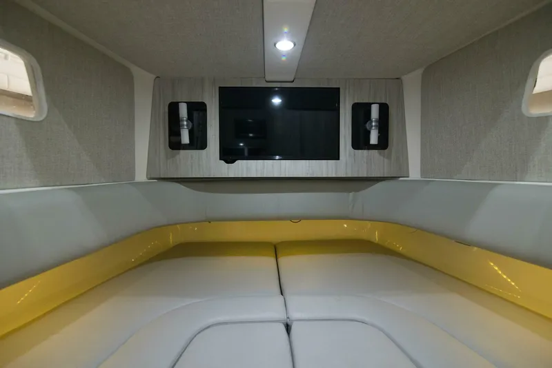 Slide: The Image of Regulator Marine 41 Center Console 2021 - 16