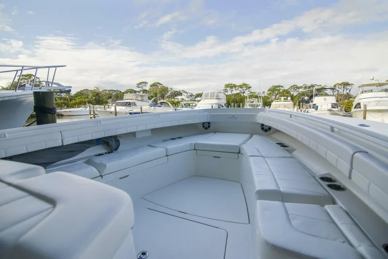 Slide: The Image of Regulator Marine 41 Center Console 2021 - 26