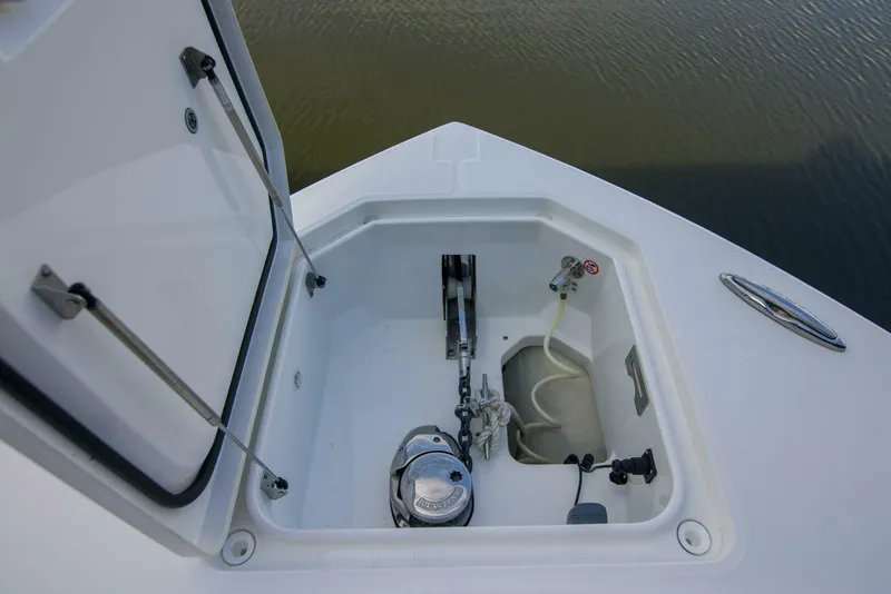 Slide: The Image of Regulator Marine 41 Center Console 2021 - 27