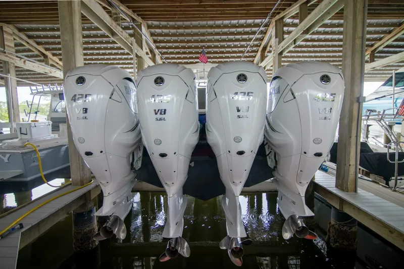 Slide: The Image of Regulator Marine 41 Center Console 2021 - 28