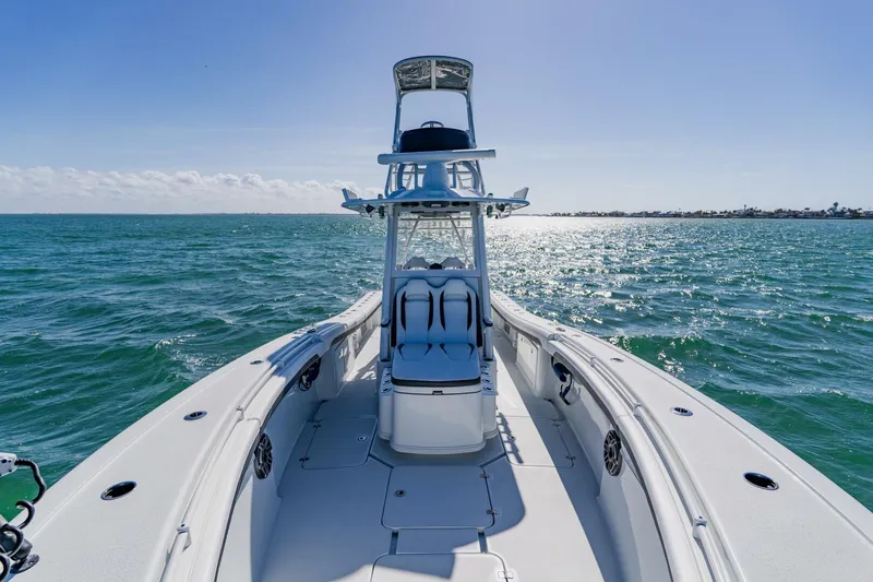Slide: The Image of Yellowfin 36 Offshore 2025 - 13