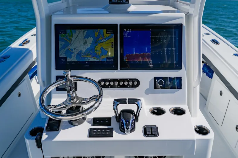 Slide: The Image of Yellowfin 36 Offshore 2025 - 31