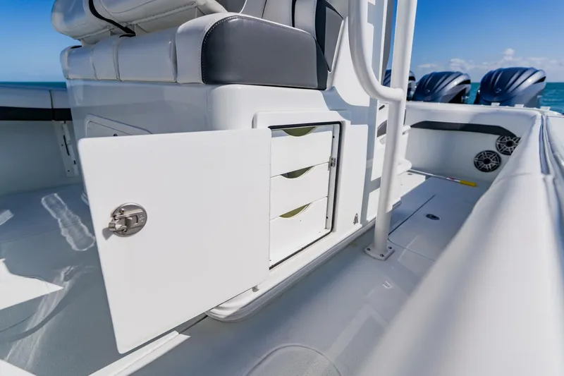 Slide: The Image of Yellowfin 36 Offshore 2025 - 35