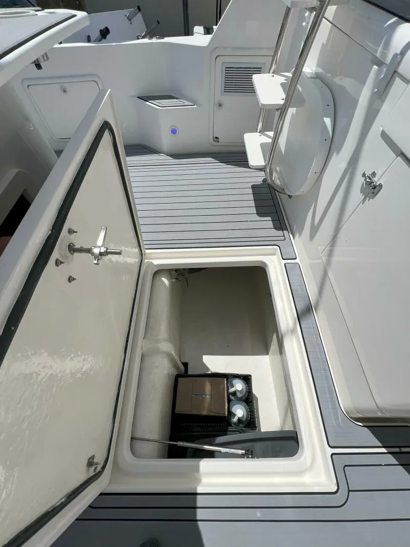 Slide: The Image of Riviera 43 Flybridge 2002 - 14