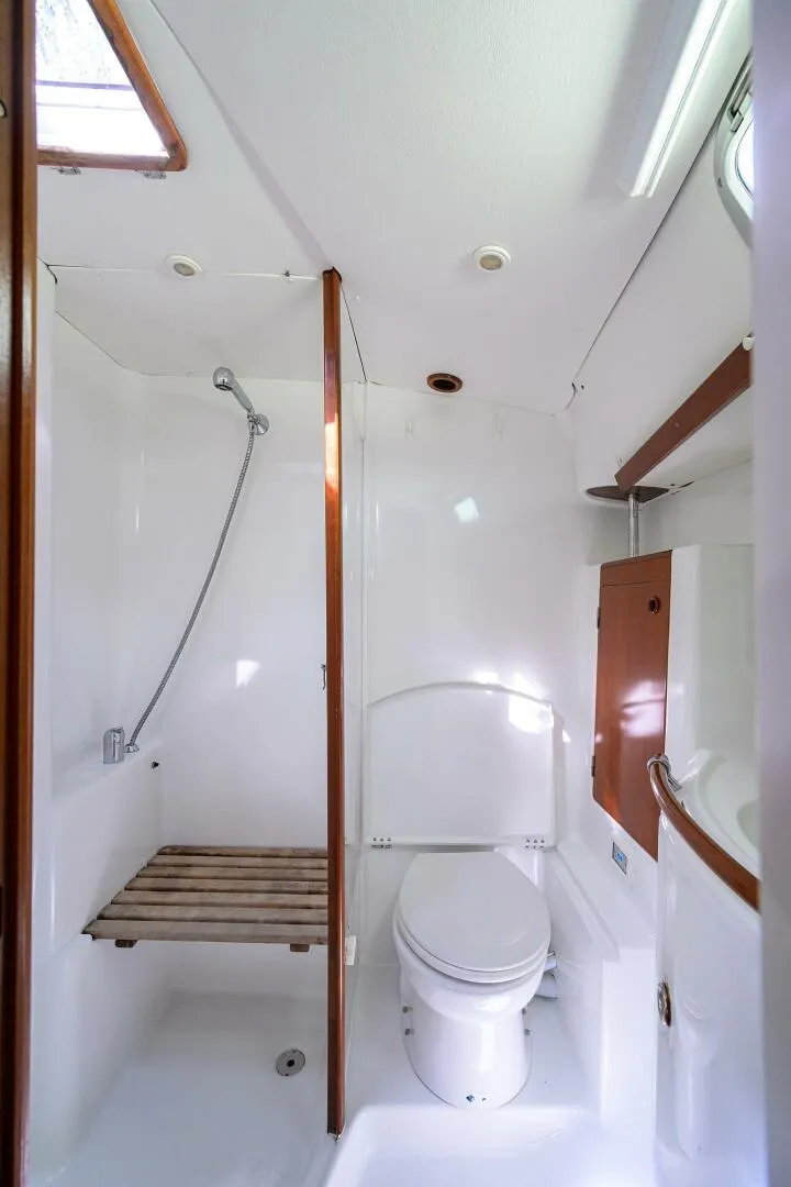 Slide: The Image of Beneteau 2003 - 25