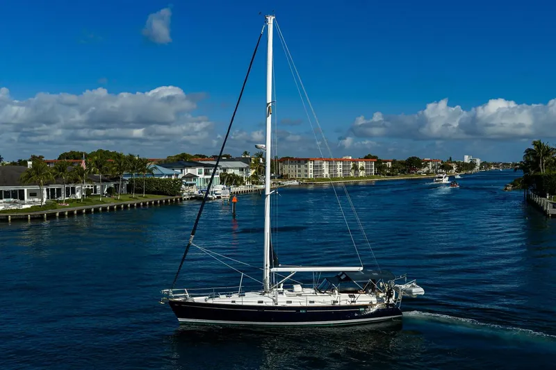 Slide: The Image of Beneteau 2003 - 35
