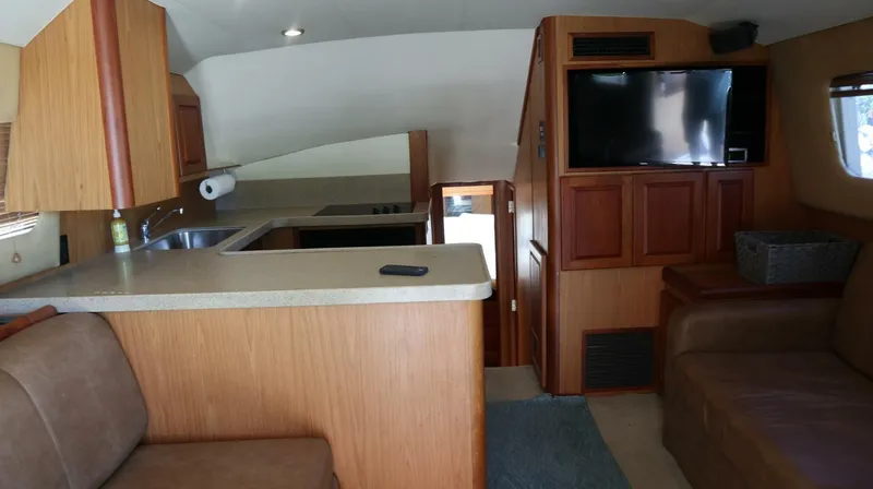 Slide: The Image of Luhrs 38 Convertible 2005 - 13
