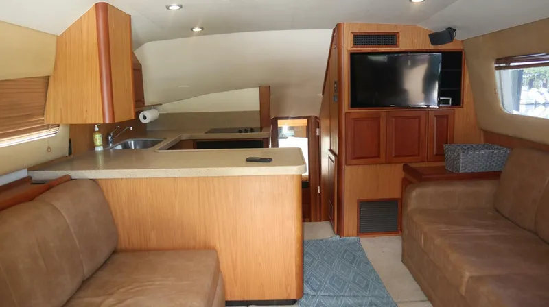 Slide: The Image of Luhrs 38 Convertible 2005 - 14