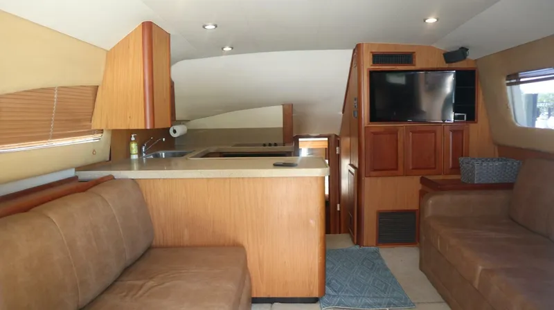 Slide: The Image of Luhrs 38 Convertible 2005 - 15