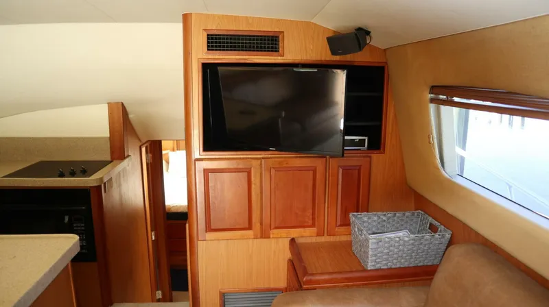 Slide: The Image of Luhrs 38 Convertible 2005 - 16