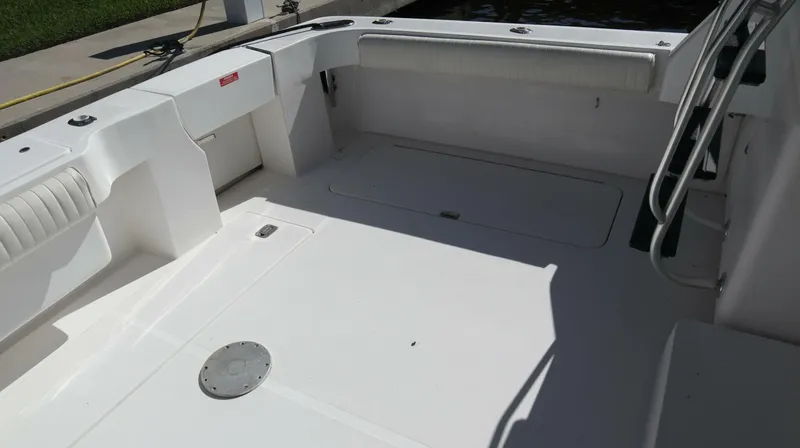Slide: The Image of Luhrs 38 Convertible 2005 - 46