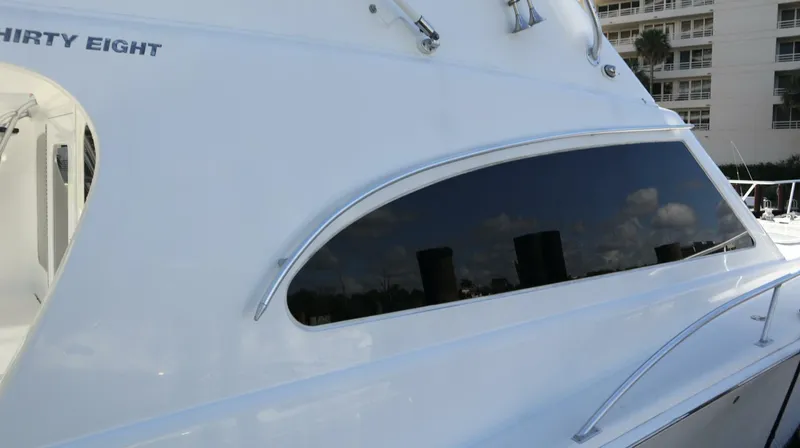Slide: The Image of Luhrs 38 Convertible 2005 - 60