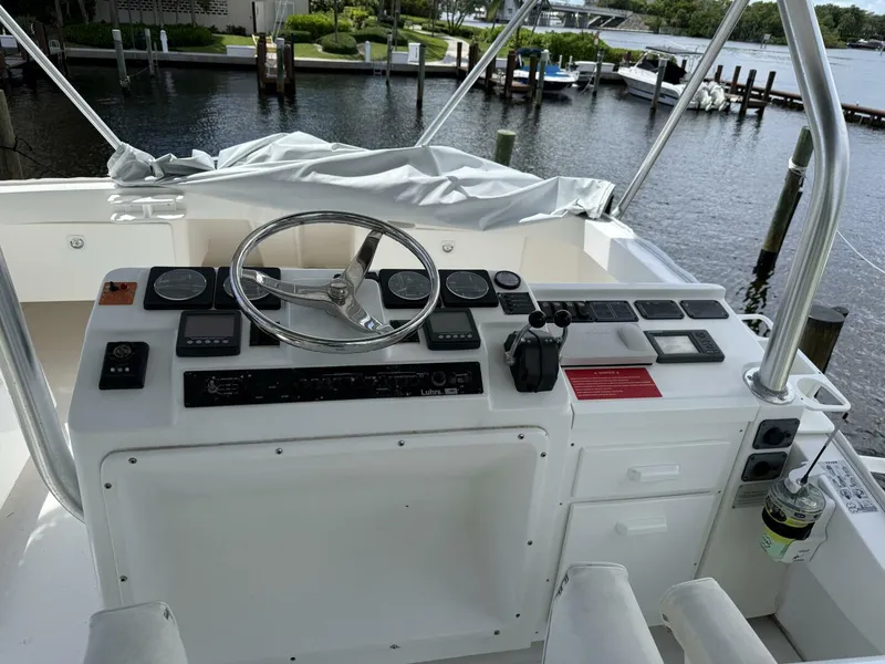 Slide: The Image of Luhrs 38 Convertible 2005 - 7
