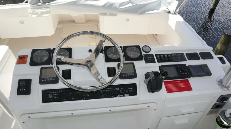 Slide: The Image of Luhrs 38 Convertible 2005 - 8