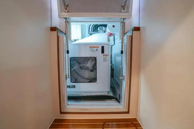 Slide: The Image of Marlow Explorer 70E-CB 2025 - 60