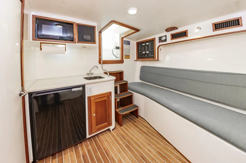 Slide: The Image of Custom Carolina 40 Layton Express 2003 - 31
