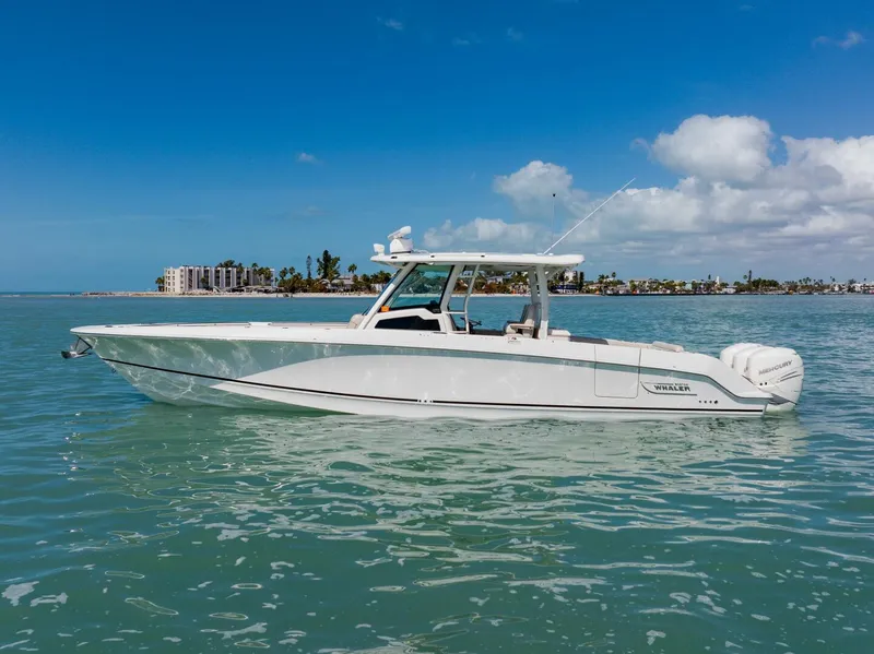 The Image of Boston Whaler 380 Outrage 2019 - 0