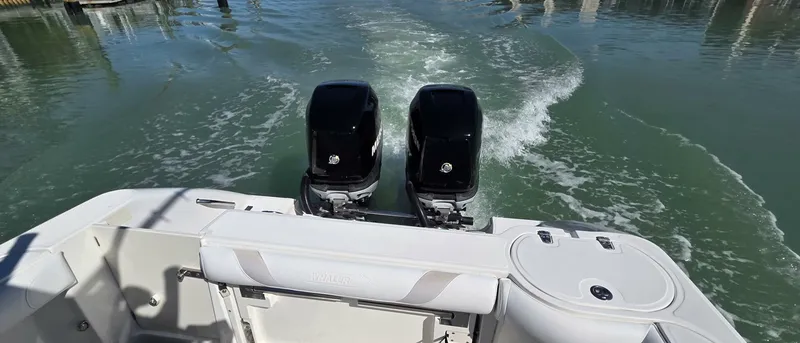 Slide: The Image of Boston Whaler 270 Outrage 2006 - 12