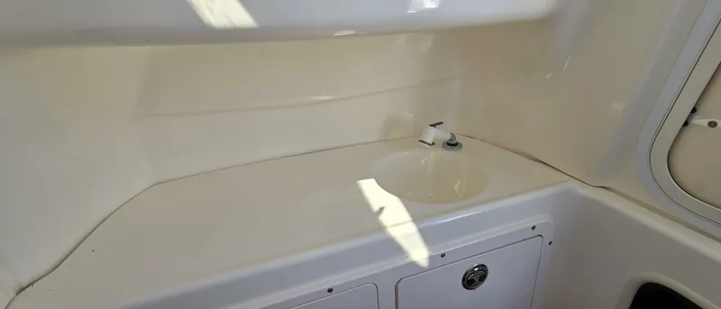 Slide: The Image of Boston Whaler 270 Outrage 2006 - 13