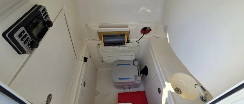Slide: The Image of Boston Whaler 270 Outrage 2006 - 18