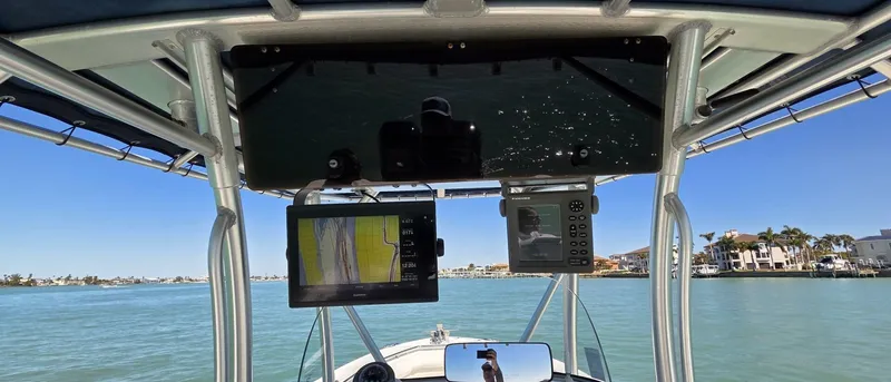 Slide: The Image of Boston Whaler 270 Outrage 2006 - 22