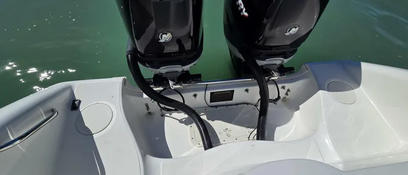 Slide: The Image of Boston Whaler 270 Outrage 2006 - 29