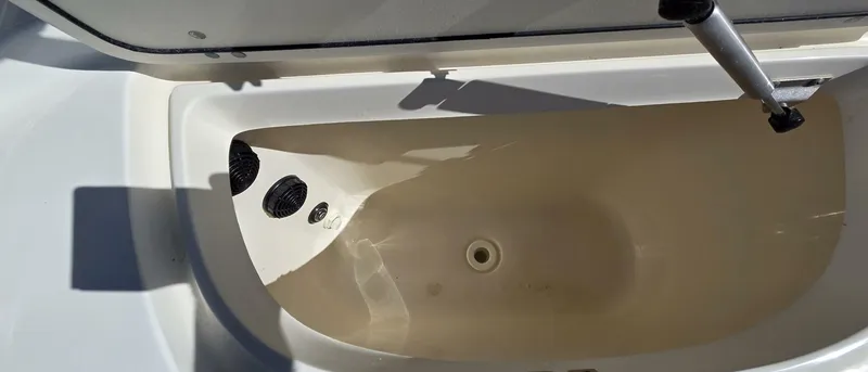 Slide: The Image of Boston Whaler 270 Outrage 2006 - 32