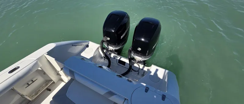 Slide: The Image of Boston Whaler 270 Outrage 2006 - 36
