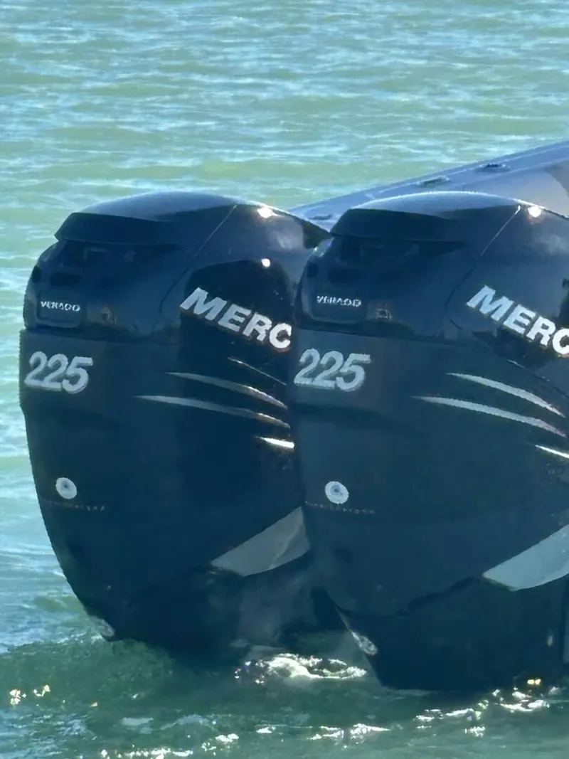 Slide: The Image of Boston Whaler 270 Outrage 2006 - 40