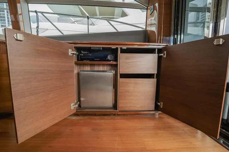 Slide: The Image of Princess F55 2019 - 8