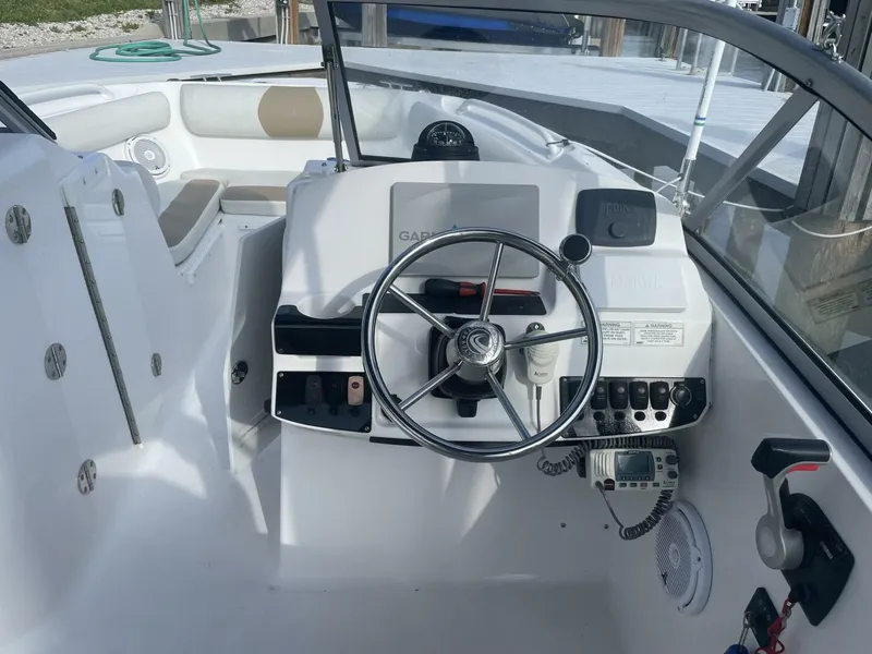Slide: The Image of Edgewater 205 CX 2016 - 7
