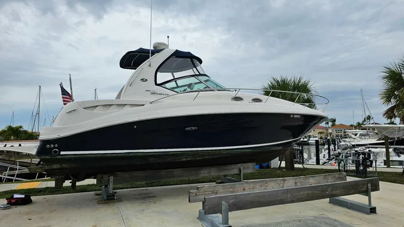 Slide: The Image of Sea Ray 2006 - 9