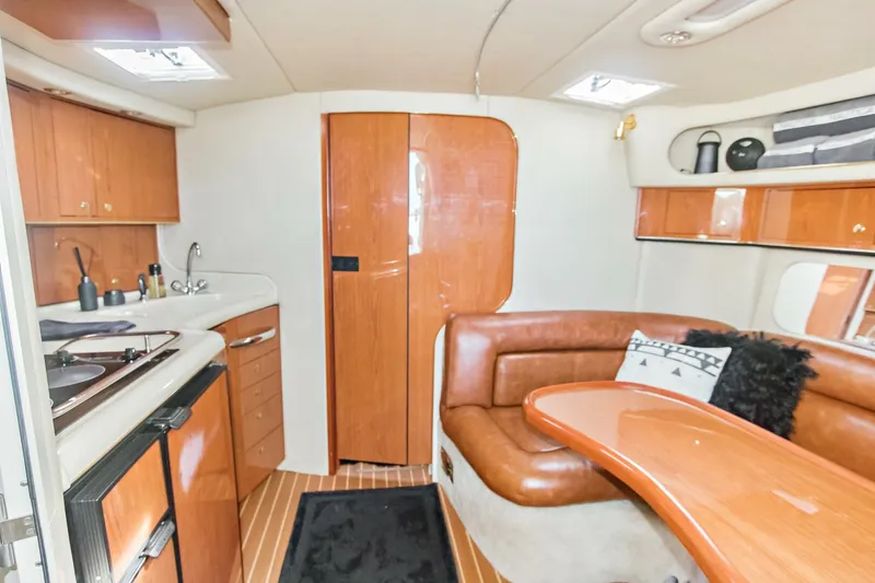 Slide: The Image of Sea Ray 370 Express Cruiser 2000 - 13
