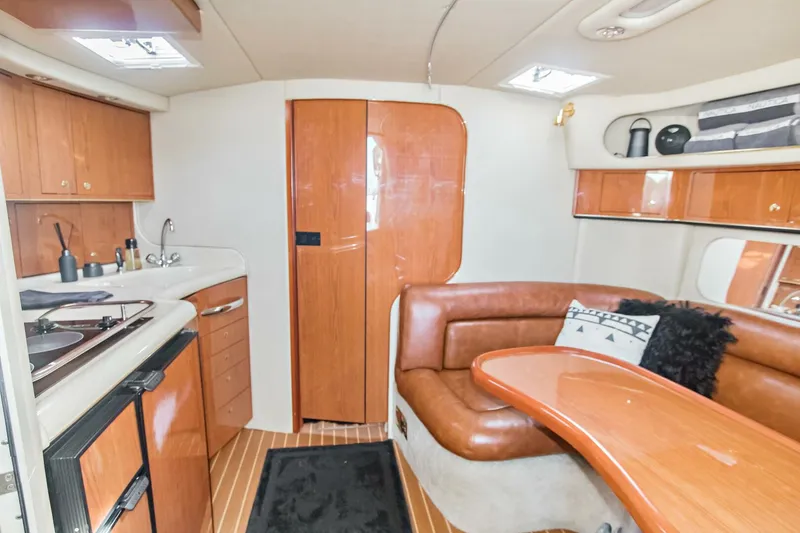 Slide: The Image of Sea Ray 370 Express Cruiser 2000 - 14