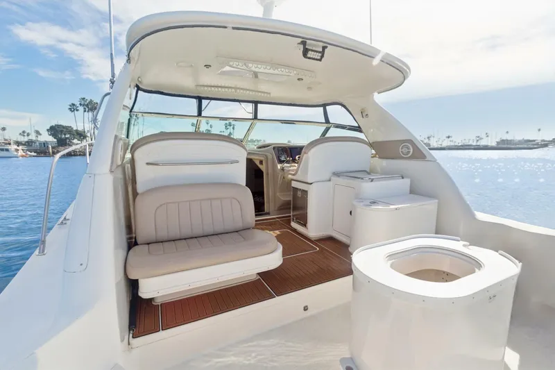 Slide: The Image of Sea Ray 370 Express Cruiser 2000 - 39