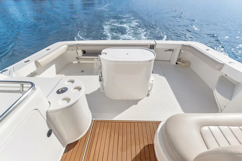 Slide: The Image of Sea Ray 370 Express Cruiser 2000 - 42