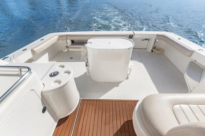 Slide: The Image of Sea Ray 370 Express Cruiser 2000 - 43