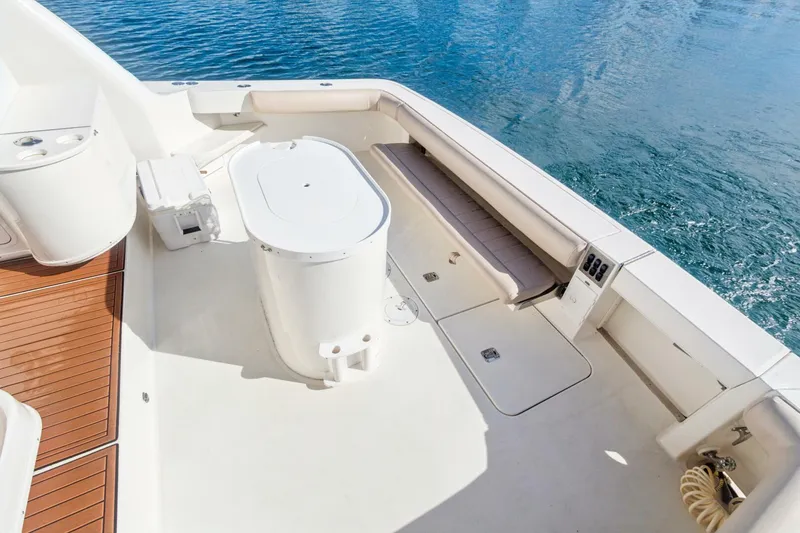 Slide: The Image of Sea Ray 370 Express Cruiser 2000 - 44