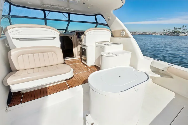 Slide: The Image of Sea Ray 370 Express Cruiser 2000 - 46