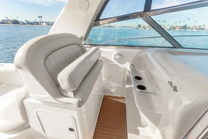 Slide: The Image of Sea Ray 370 Express Cruiser 2000 - 53
