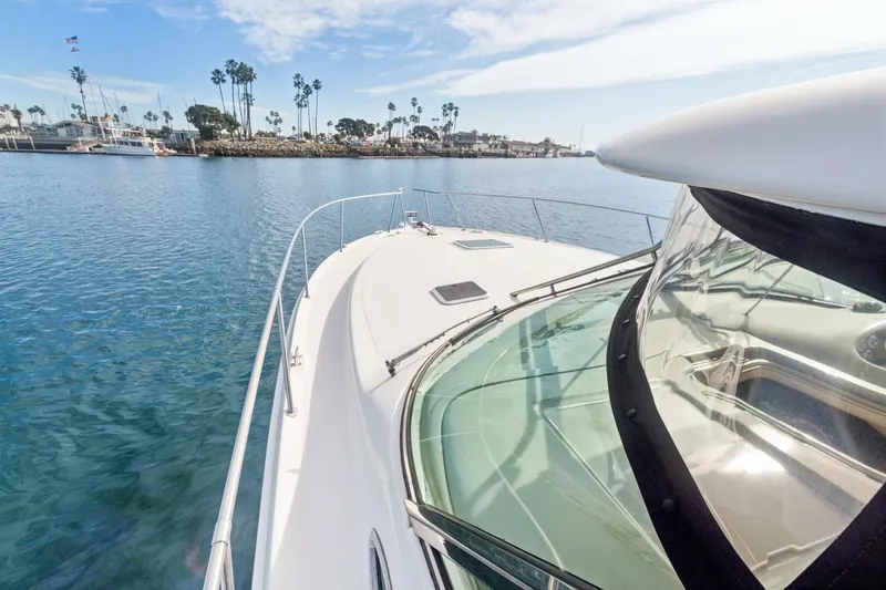 Slide: The Image of Sea Ray 370 Express Cruiser 2000 - 61