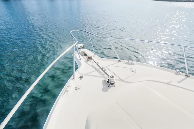 Slide: The Image of Sea Ray 370 Express Cruiser 2000 - 62