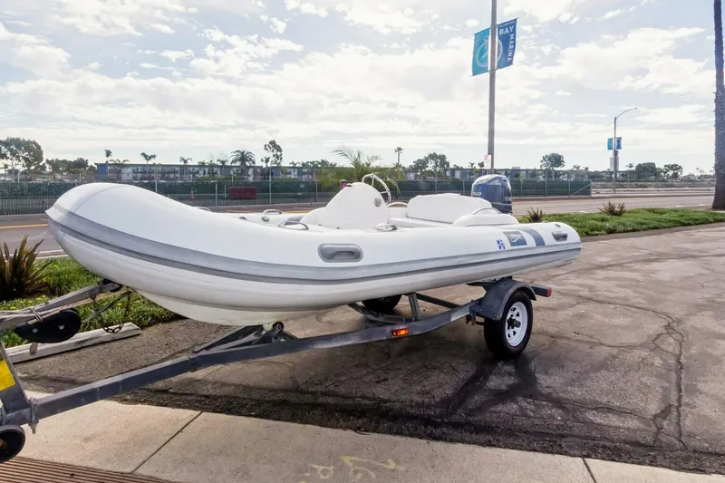 Slide: The Image of Sea Ray 370 Express Cruiser 2000 - 66