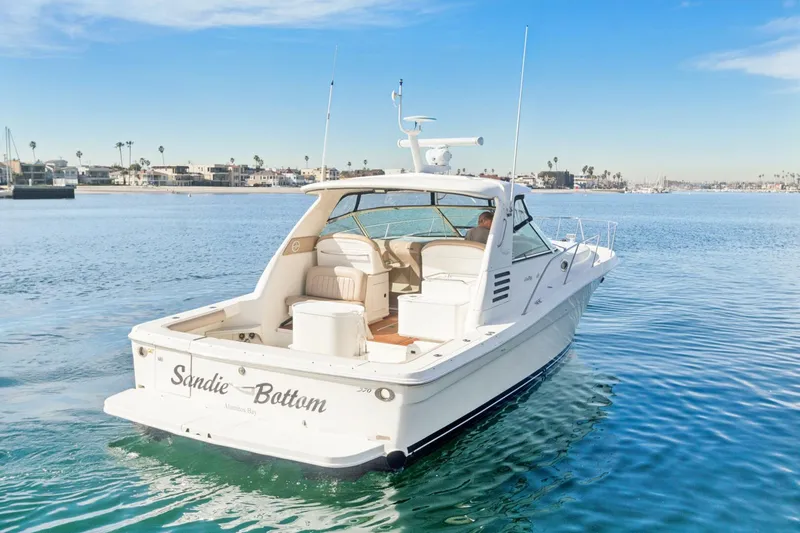 Slide: The Image of Sea Ray 370 Express Cruiser 2000 - 71
