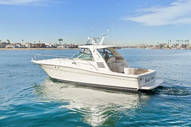 Slide: The Image of Sea Ray 370 Express Cruiser 2000 - 72