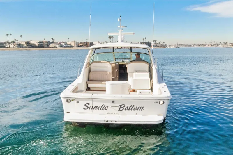 Slide: The Image of Sea Ray 370 Express Cruiser 2000 - 73