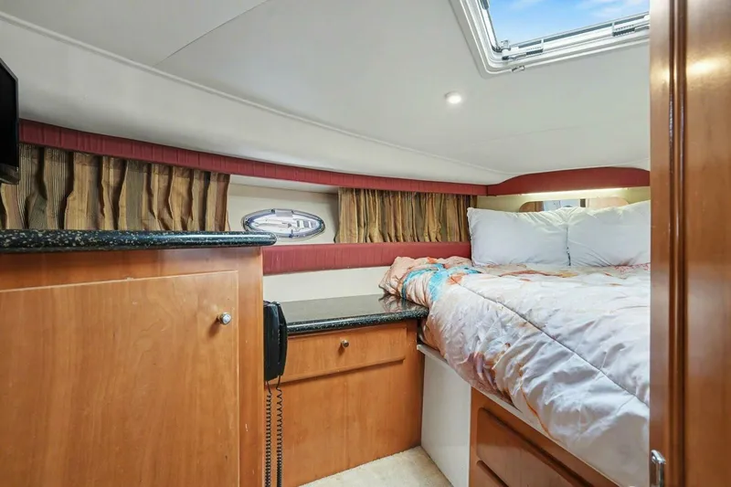 Slide: The Image of Carver Yachts 356 2001 - 12