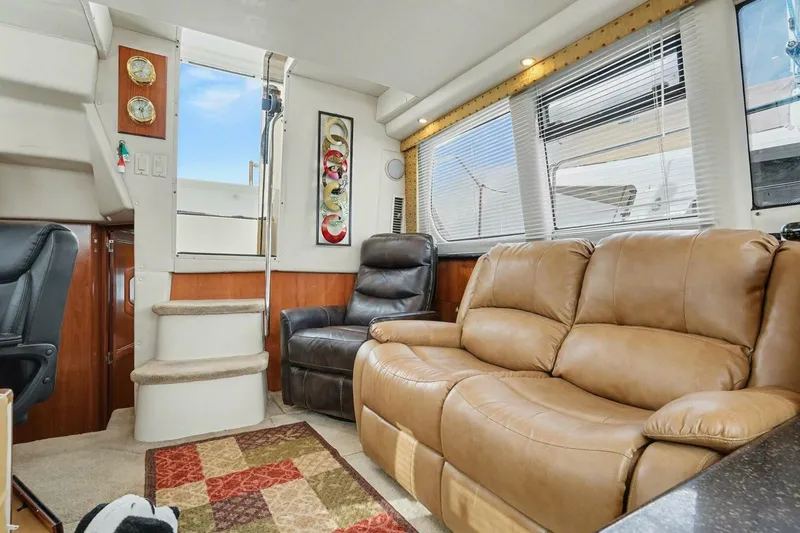 Slide: The Image of Carver Yachts 356 2001 - 8